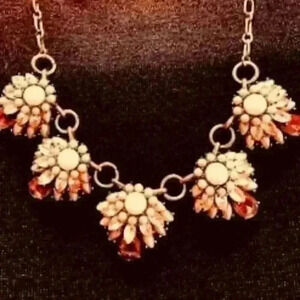 UNIQUE FLOWER NECKLACE  - ADJUSTABLE